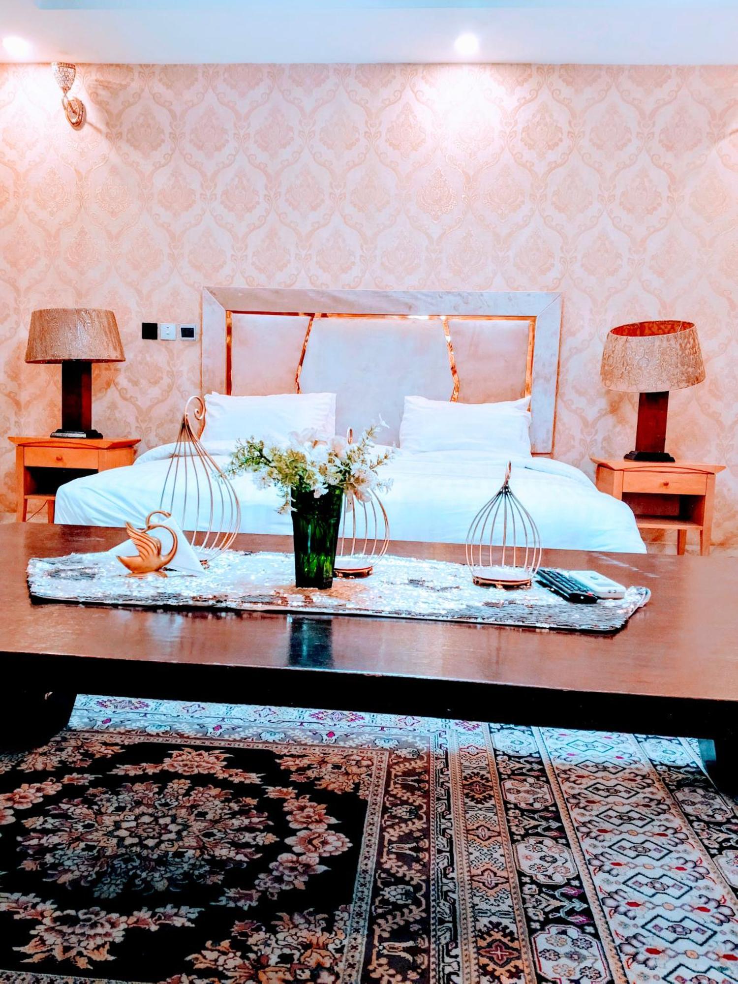 Nuit De Paris Hotel Abuja Bagian luar foto