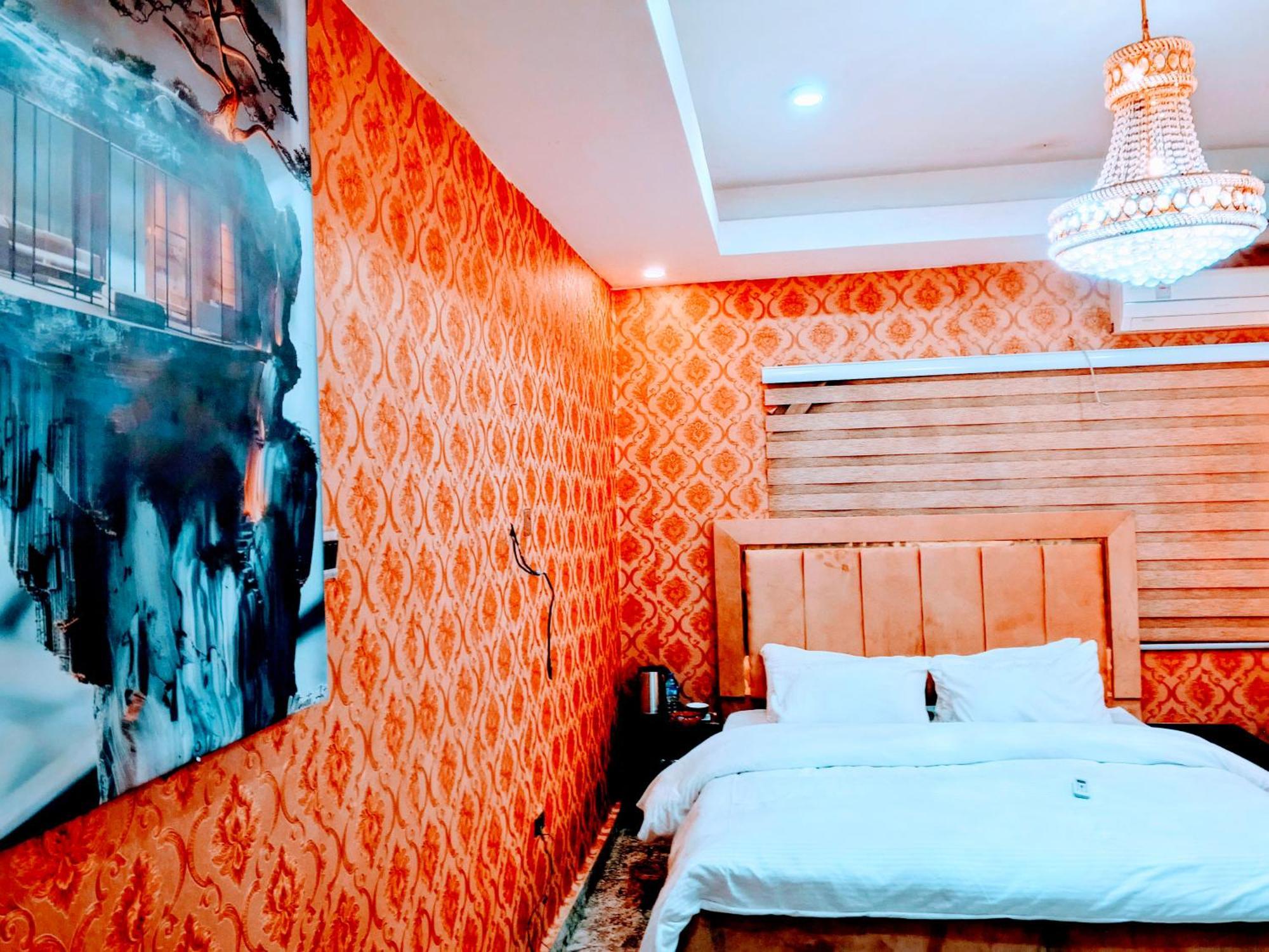 Nuit De Paris Hotel Abuja Bagian luar foto