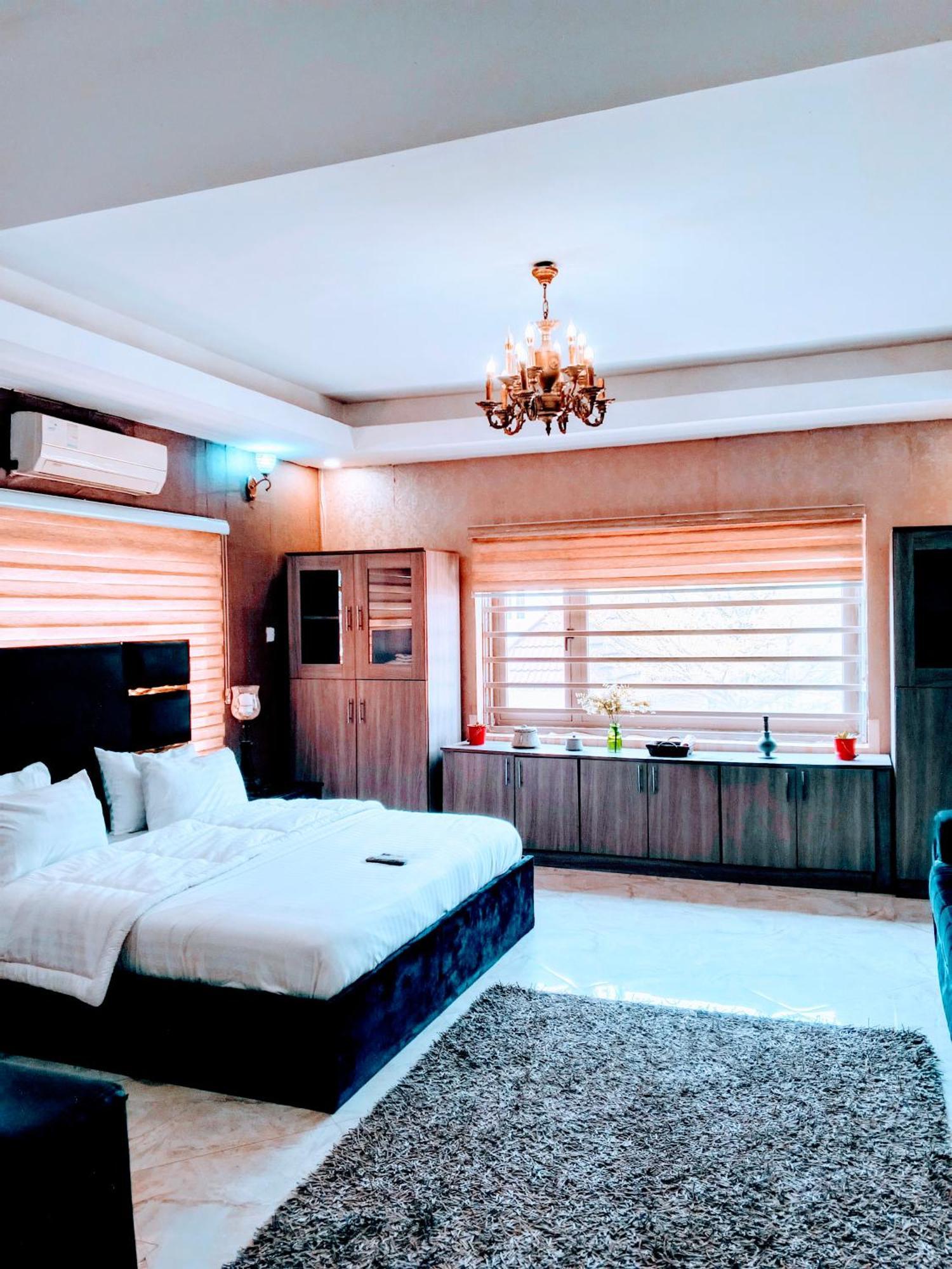 Nuit De Paris Hotel Abuja Bagian luar foto