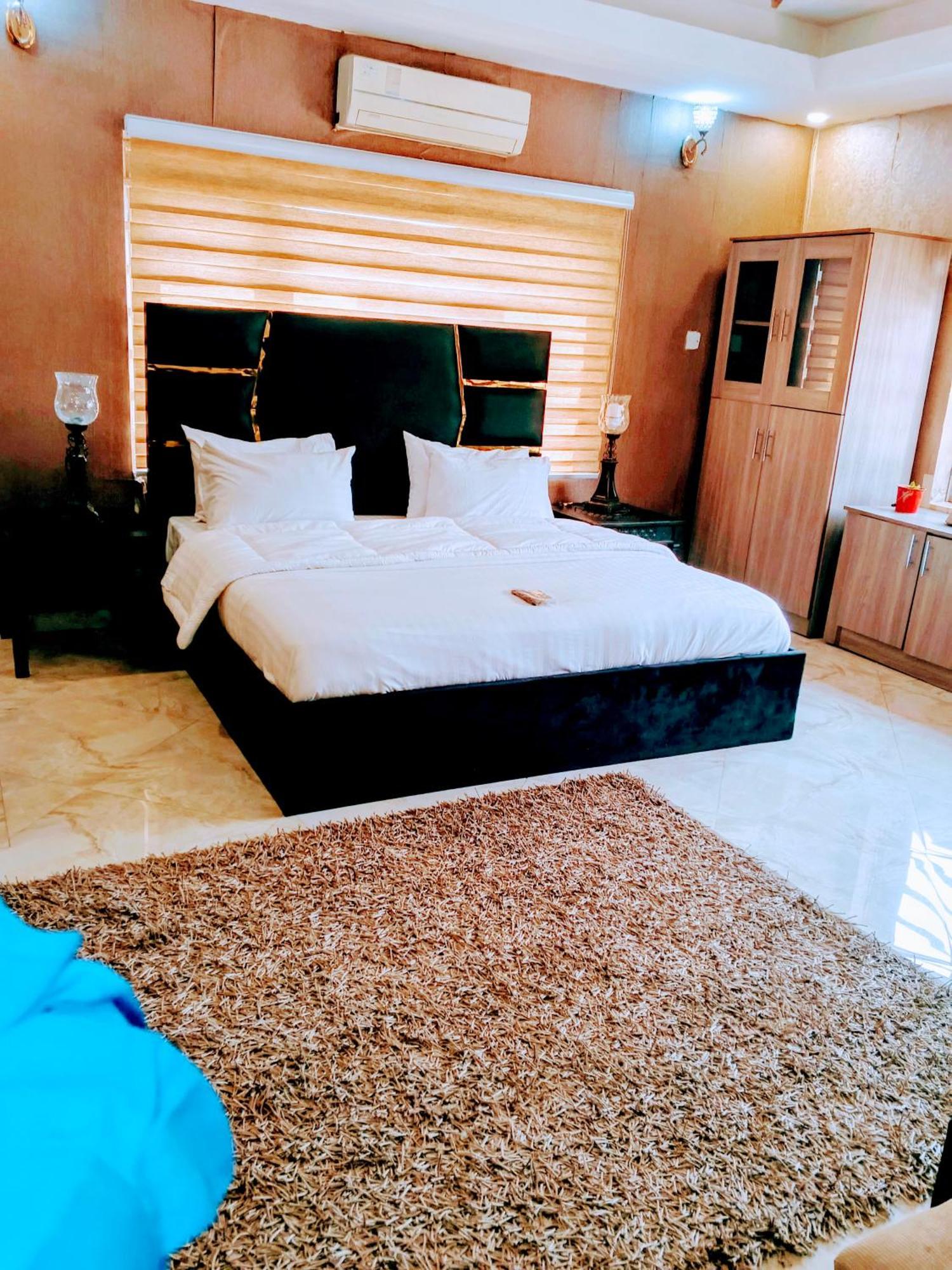 Nuit De Paris Hotel Abuja Bagian luar foto