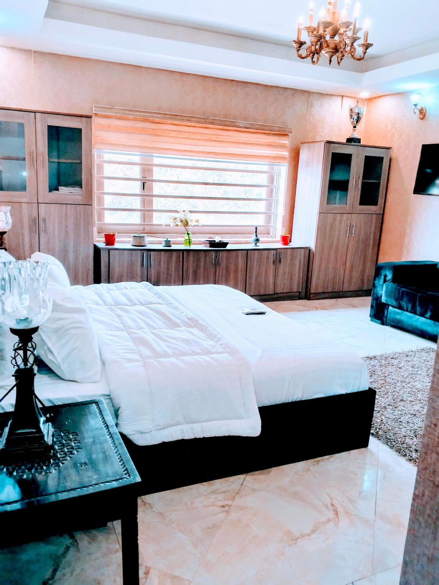 Nuit De Paris Hotel Abuja Bagian luar foto